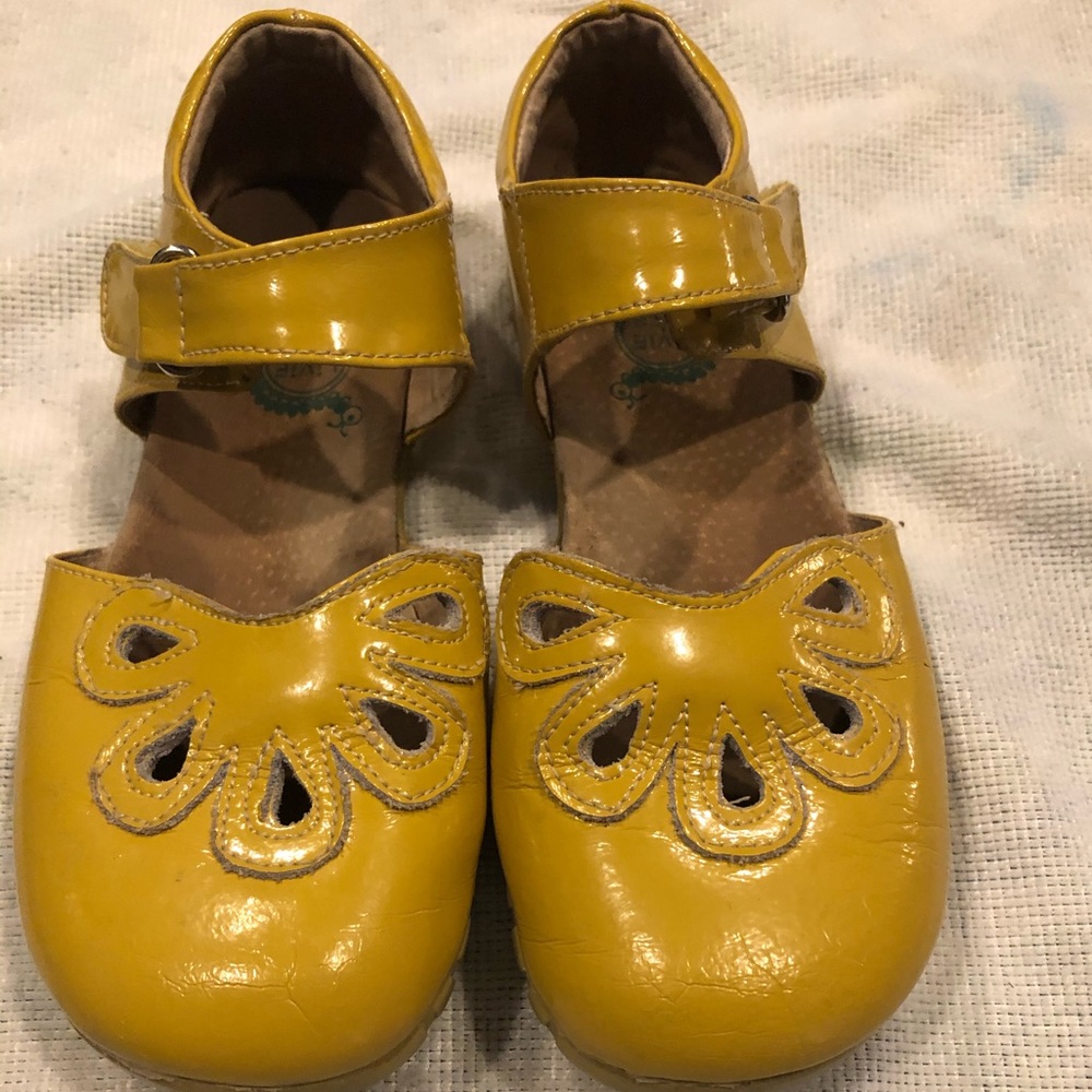 Mustard color Livie & Luca size 13 Mary Janes
